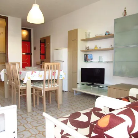 Cozy Flat In A With Shared Pool Porto Santa Margherita di Caorle