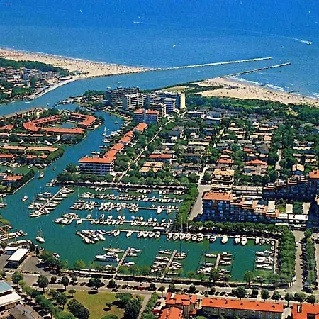 Cozy Flat In A With Shared Pool Porto Santa Margherita di Caorle